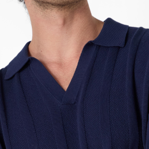 Closeup of Buttonless polo collar